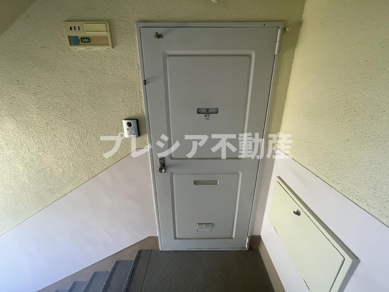 明舞第一団地2号棟の玄関