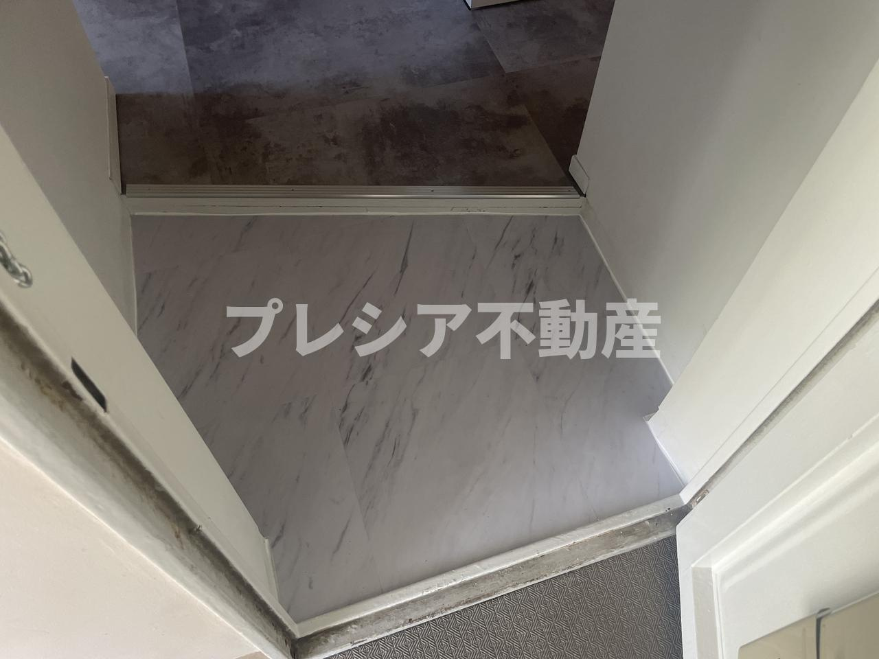 明舞第一団地2号棟の玄関