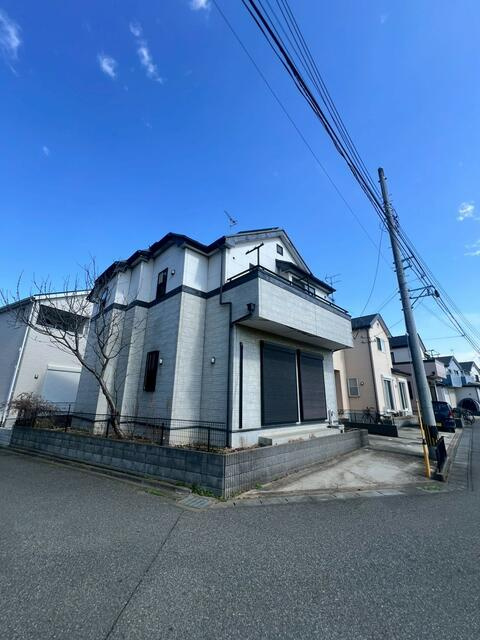 船橋市大穴北４丁目の中古一戸建の前面道路含む現地写真