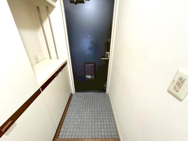 ノバティ長野南館フロンテージの玄関