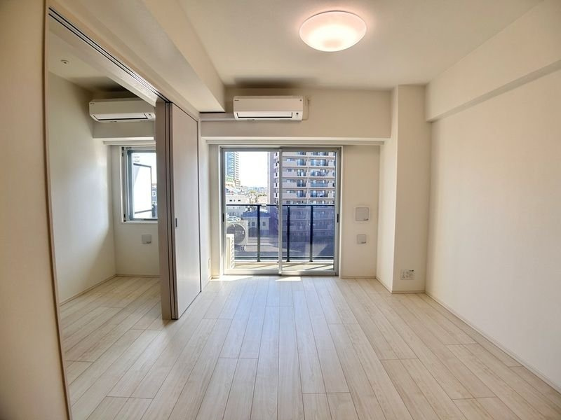 ＬＩＭＥ ＲＥＳＩＤＥＮＣＥ ＫＡＷＡＧＵＣＨＩ ＥＡＳＴの内装