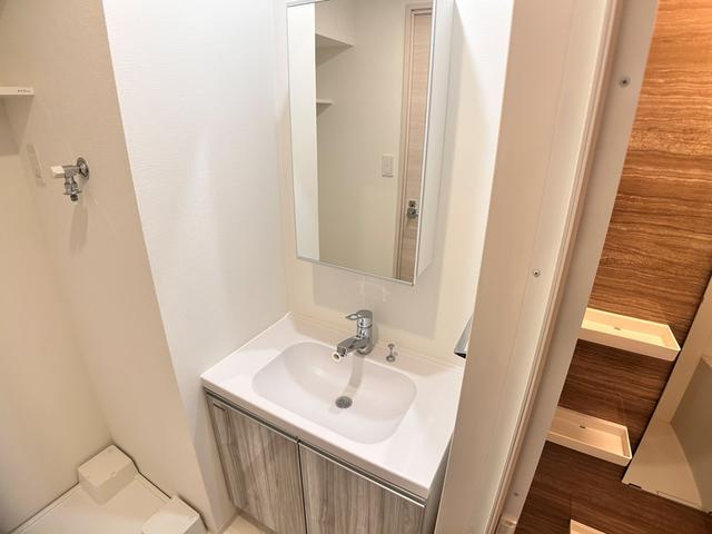 ＬＩＭＥ ＲＥＳＩＤＥＮＣＥ ＫＡＷＡＧＵＣＨＩ ＥＡＳＴの洗面所