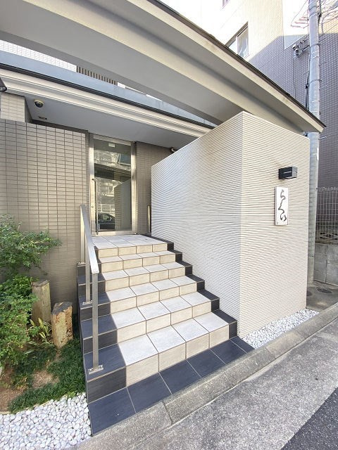 らくいのエントランス|毎日通るエントランスはこのようになっています