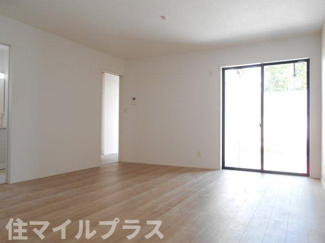 【居間・リビング】 | 郡山市喜久田町双又新築一戸建て5棟 | ゆったりとした居間です