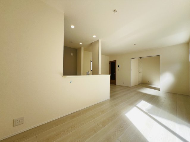 碧南市尾城町三丁目1番『仲介手数料無料』新築一戸建て・建売の居間・リビング
