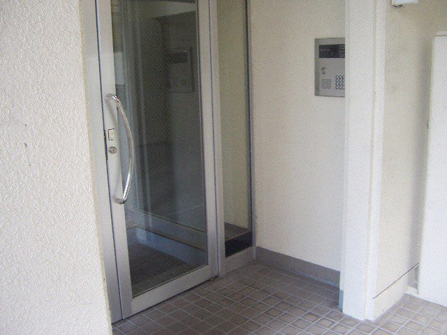 JLBグランエクリュ西船橋のエントランス|エントランスにはオートロックが有ります