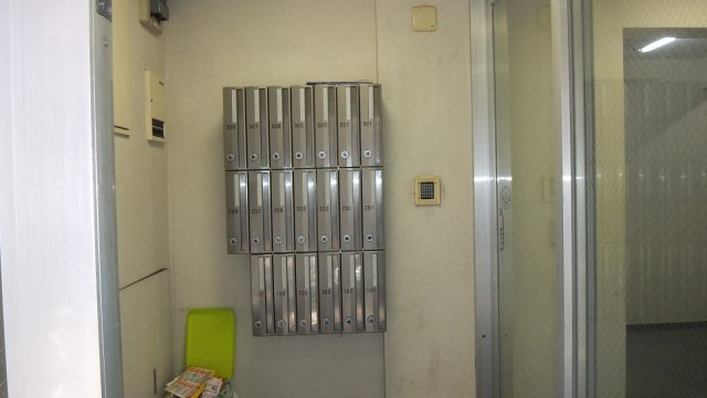 JLBグランエクリュ西船橋のエントランス|エントランスの集合ポストです