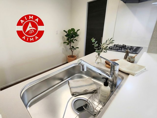 福岡市東区香椎台3丁目第1-1棟（1号棟）の内観：施工例|明るく開放的なリビングダイニングは豊かな陽光が注ぎ込み、やすらぎの空間を演出してくれます。ご家族で楽しいひとときをお過ごし下さい。※家具はCGを合成したものです。