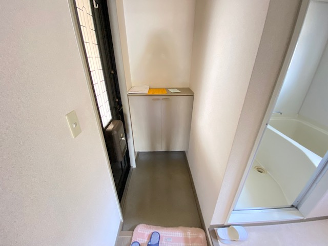 ドミールFの玄関|同物件別部屋イメージ写真