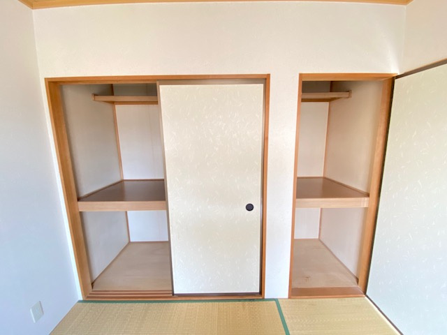 ドミールFの収納|同物件別部屋イメージ写真