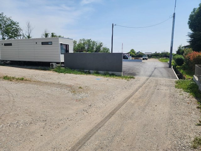 高崎市南大類町売土地の前面道路含む現地写真