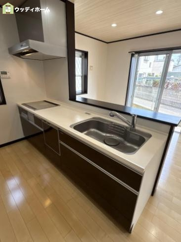 川口市安行領根岸　中古一戸建てのキッチン
