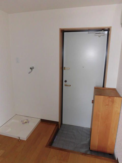 パークアベニュー東大宮の玄関