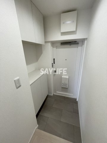 シャトー三愛の玄関