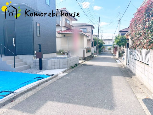 桶川市下日出谷　13期　新築一戸建て　グラファーレ　01の前面道路含む現地写真|前面道路含む現地写真です