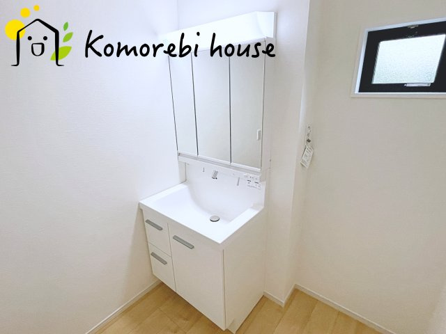 桶川市朝日　2期　新築一戸建て　KEIAI GRACE　01の独立洗面台|26.4.10　撮影済み