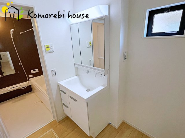 桶川市朝日　3期　新築一戸建て　KEIAI GRACE　01の独立洗面台|26.3.14撮影済み