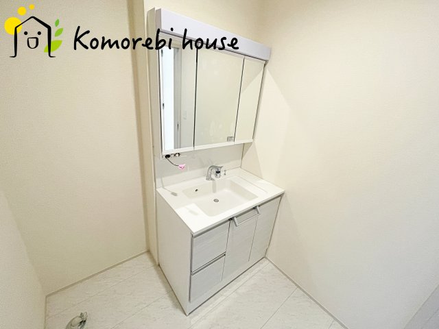 桶川市北1丁目　8期　新築一戸建て　ブルーミングガーデン　02の独立洗面台|26.5.14　撮影済み