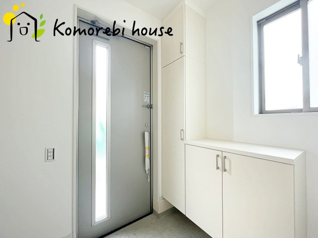 桶川市神明　1期　新築一戸建て　テラシエ　01の玄関|ゆったりとした玄関です