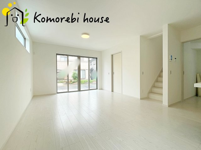 桶川市神明　1期　新築一戸建て　テラシエ　01の居間・リビング|ゆったりとした居間です