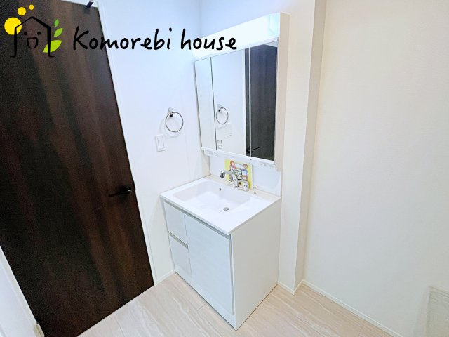 桶川市坂田　10期　　新築一戸建て　グラファーレ　01の独立洗面台|使いやすい独立洗面台です