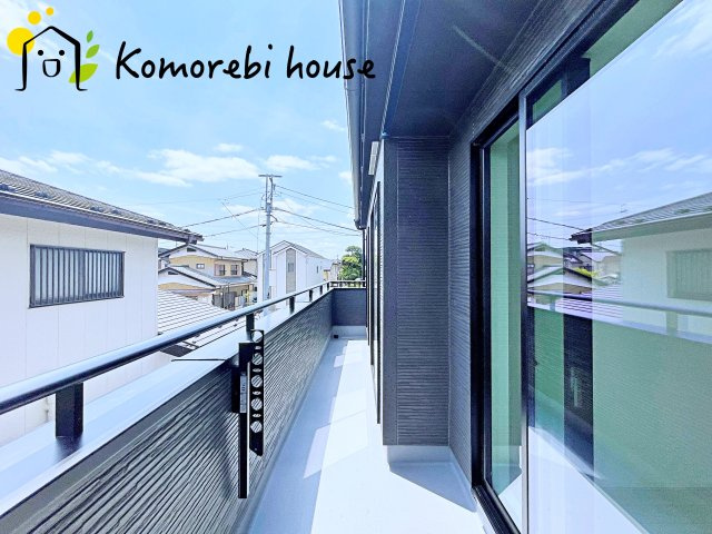 桶川市坂田　10期　　新築一戸建て　グラファーレ　01のバルコニー|バルコニーからの眺めを楽しみながら食事をしませんか