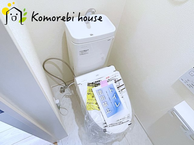 桶川市坂田　新築一戸建て　02のトイレ|ゆったりとした空間のトイレです