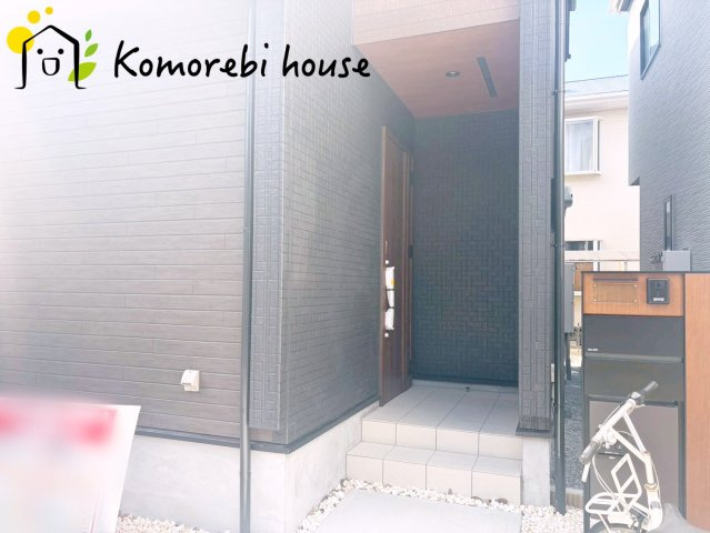 桶川市坂田　新築一戸建て　02の玄関|ゆったりとした玄関です