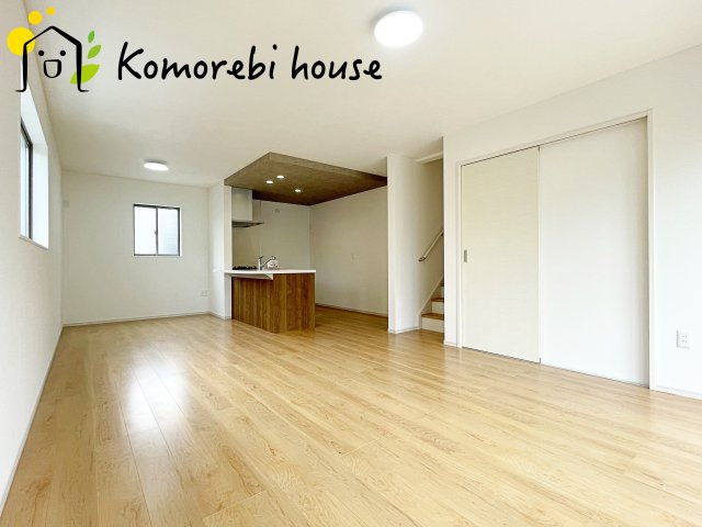 桶川市神明　1期　新築一戸建て　テラシエ　02の居間・リビング|ゆったりとした居間です