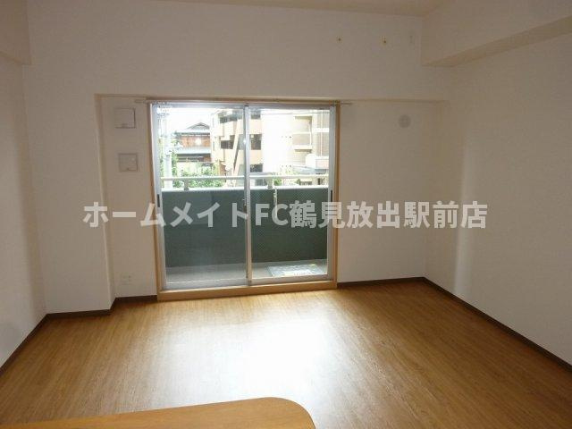 大阪市鶴見区浜４丁目の賃貸マンションの洋室
