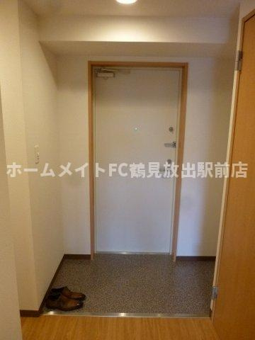 大阪市鶴見区浜４丁目の賃貸マンションの玄関