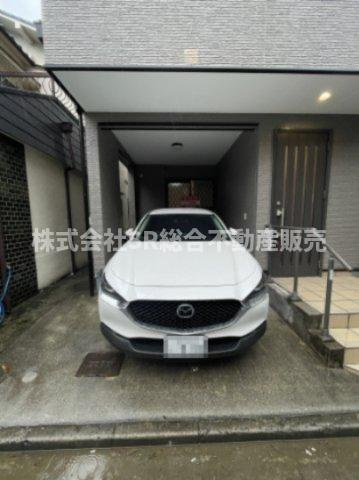 寿町1丁目中古戸建の駐車場|お車をお持ちの方には必要な駐車場はビルトインガレージ（車種による）です！自転車・バイク置場としても使えます。