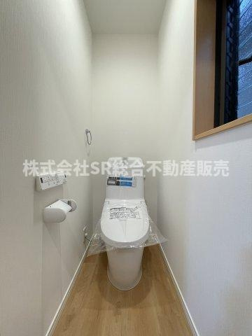 寿町1丁目中古戸建のトイレ|トイレが2か所にあるので、朝の身支度がスムーズに行えます♪