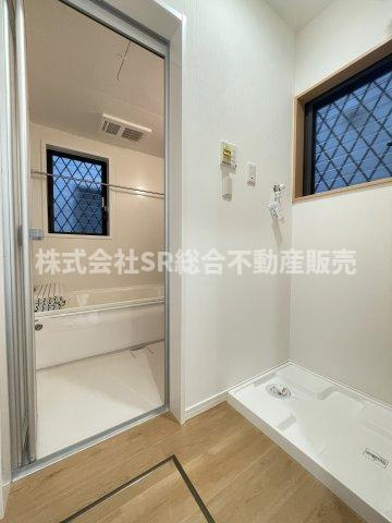 寿町1丁目中古戸建の脱衣所|室内洗濯機置場もあり清潔感のある脱衣場です！