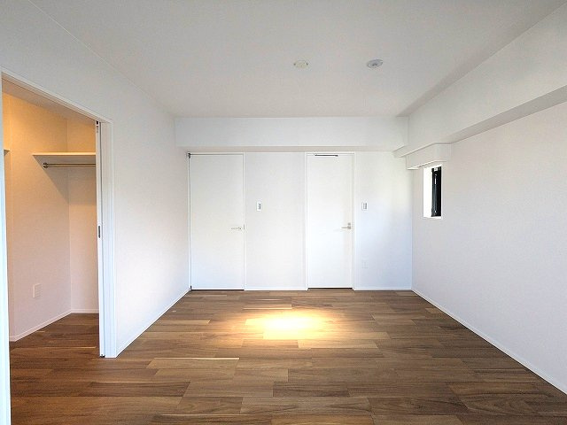 ライトハウス元浅草の設備|7F、５.5帖洋室の窓からの眺望、上層階からはスカイツリー見えます