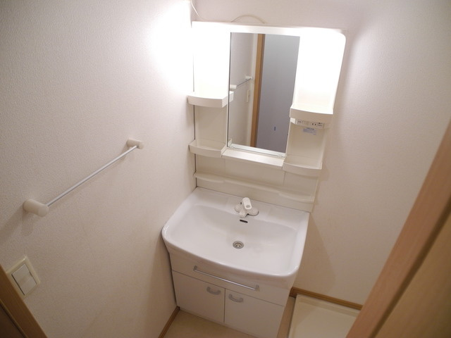 サンモールヒルズの独立洗面台|※室内画像は別部屋のもの