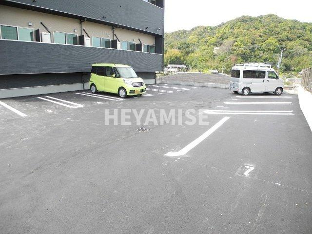 タンドレス多良見の駐車場