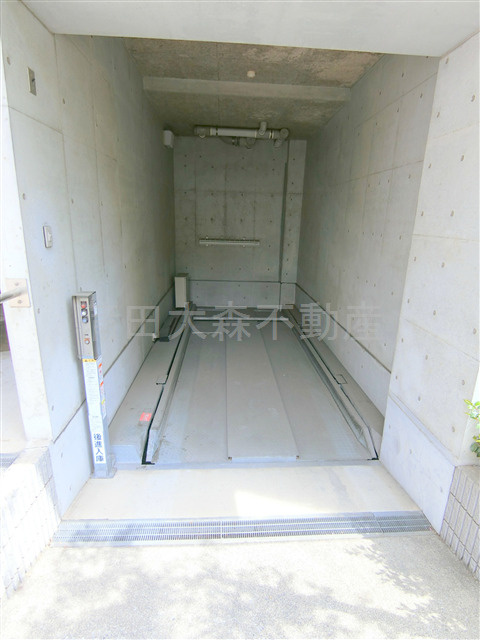 グラントゥルース大森の駐車場