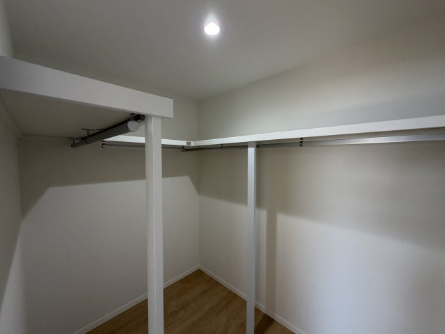 北代田町中古住宅の収納|■ウォークインクローゼット完備