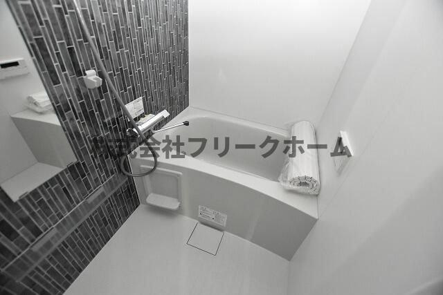 三鷹市井の頭２丁目の賃貸マンションの浴室