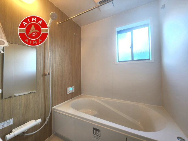 太宰府市吉松3丁目第4-2棟（2号棟）の内観：施工例|1日の疲れを癒してくれる広々バスルーム。雨の日のお洗濯にも大活躍な浴室乾燥機付です！