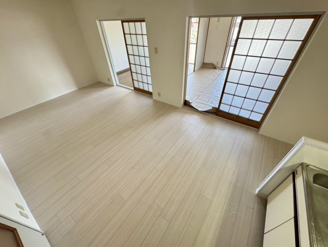 メゾンソレイユの居間・リビング|当社、チルホームのHPもご覧ください(^^)/物件情報多数♪