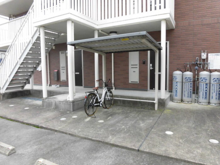 シュティッヒパルメのその他共用部分|駐輪場に自転車も停められます♪