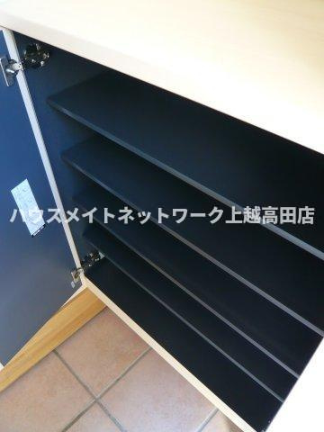 ルミエール　デュースの設備|シューズボックス（同室タイプ２０２号室の画像を掲載）