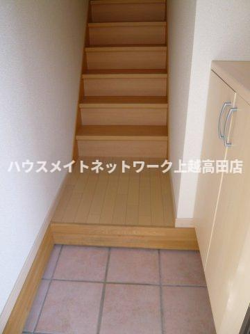 ルミエール　デュースの玄関|玄関（同室タイプ２０２号室の画像を掲載）