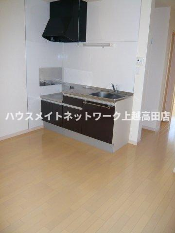 ルミエール　デュースの居間・リビング|ＬＤＫ（同室タイプ２０２号室の画像を掲載）