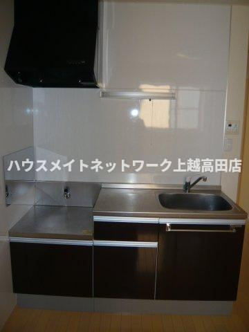 ルミエール　デュースのキッチン|キッチン（同室タイプ２０２号室の画像を掲載）
