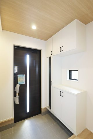 郡山市東原1丁目　　　１号棟　　　富田東小学校、富田中学区の玄関