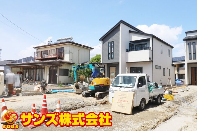 郡山市東原1丁目　　　１号棟　　　富田東小学校、富田中学区の外観|南東側から見た駐車場を含む外観♪