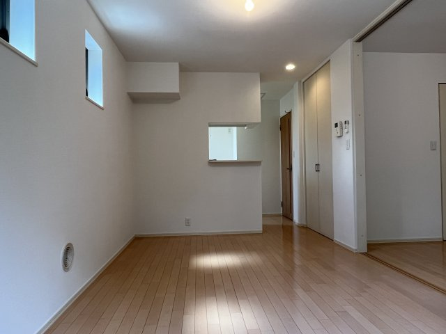 中野スカイパレスの居間・リビング|同建物別室参考写真